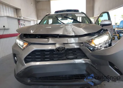 2019 Toyota Rav4 Xle Premium z USA, uszkodzony, nr VIN 2T3C1RFV0KW030325